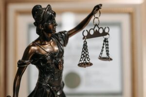 Justitia als Skulptur